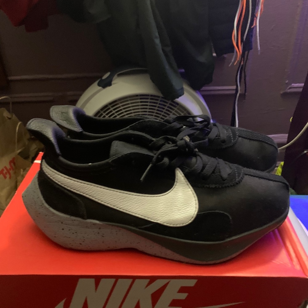 Nike moon racers